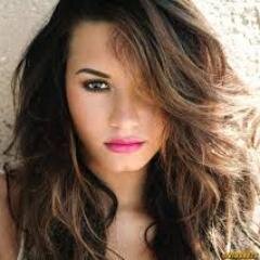 sou chata,legal,insuportável,ciumenta cuido do que é meu e do que não é meu amo  os rebeldes,kelly key,demi  a banda Calypso, amo preto(mas não sou rockeira)...