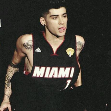 @zaynmalik @Louis_Tomlinson I LovE yOu gUYs :)
