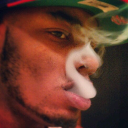 blunt rolling hair cutting down to earth everyday nigga. #gemini #barber #BullsNation insta: sinister_marvelle74