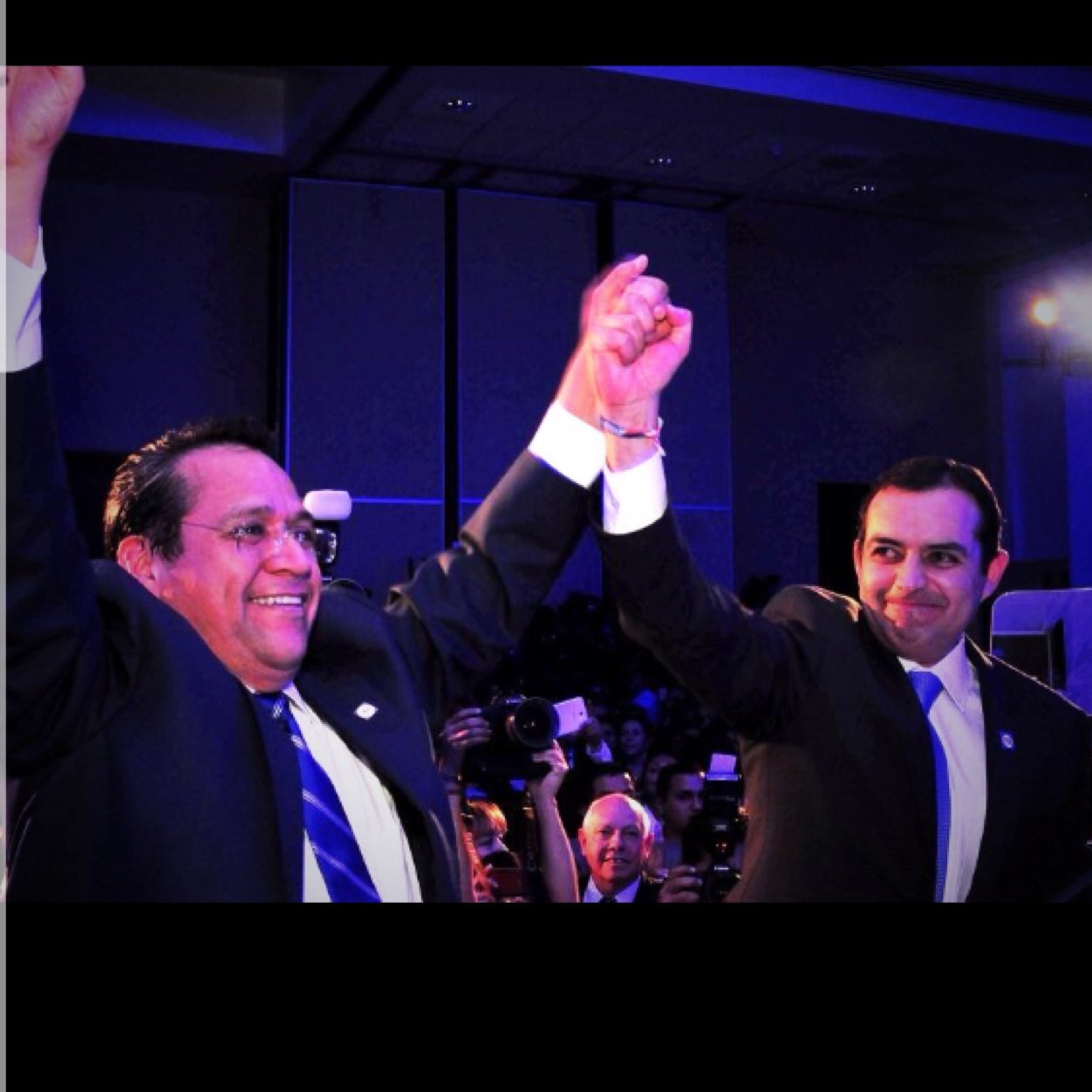 Cuenta en apoyo al politico mexicano @ErnestoCordero