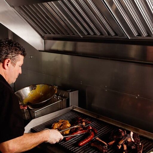 Boone the original pitmaster is BACK! Enjoy the the finger lickin good sauces & tasty que from Boone's family recipes. We are coming your way.