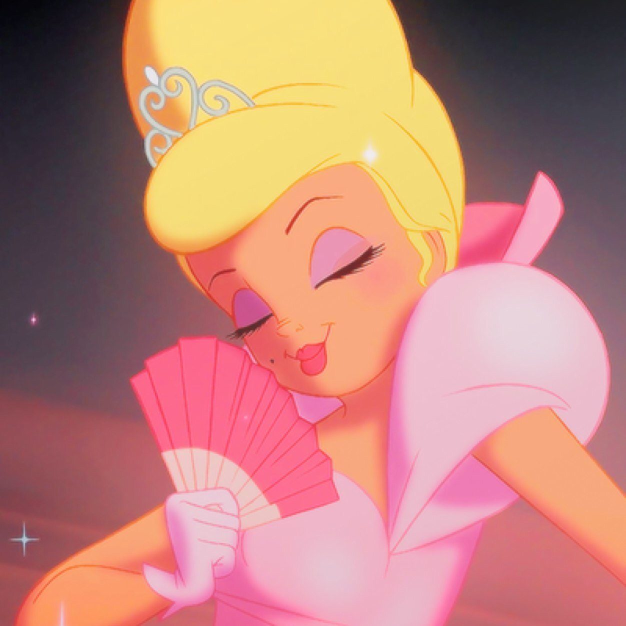 hisarmystrong's profile picture. Just a sassy Southern Belle who loves red lipstick, chevron, and her soldier❤️