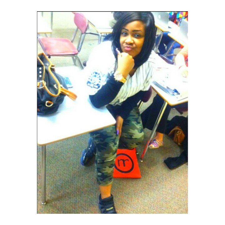 AdmireMe_Bitchh's profile picture. Kik: AdmireMeBitchh 
IG: _colormebeautyy