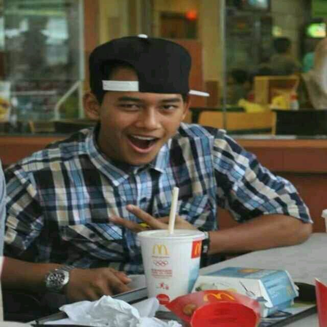 Qi_Someone's profile picture. #Swaggiieess_famillies_own