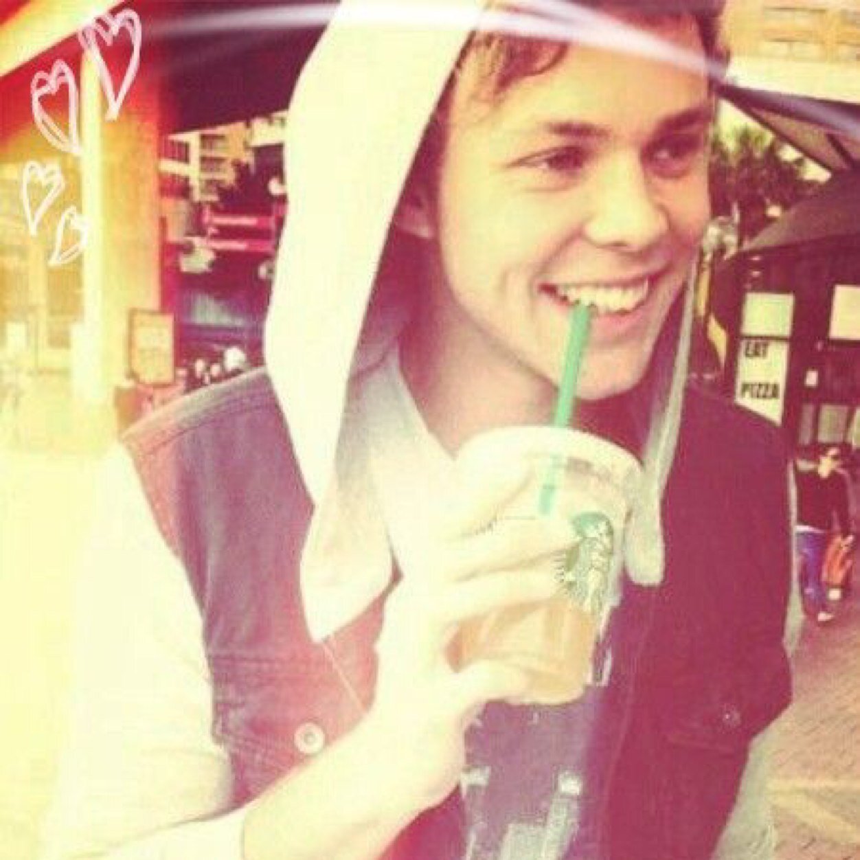 @_ILOVE1D5SOS_ https://t.co/GhitpMJF4e