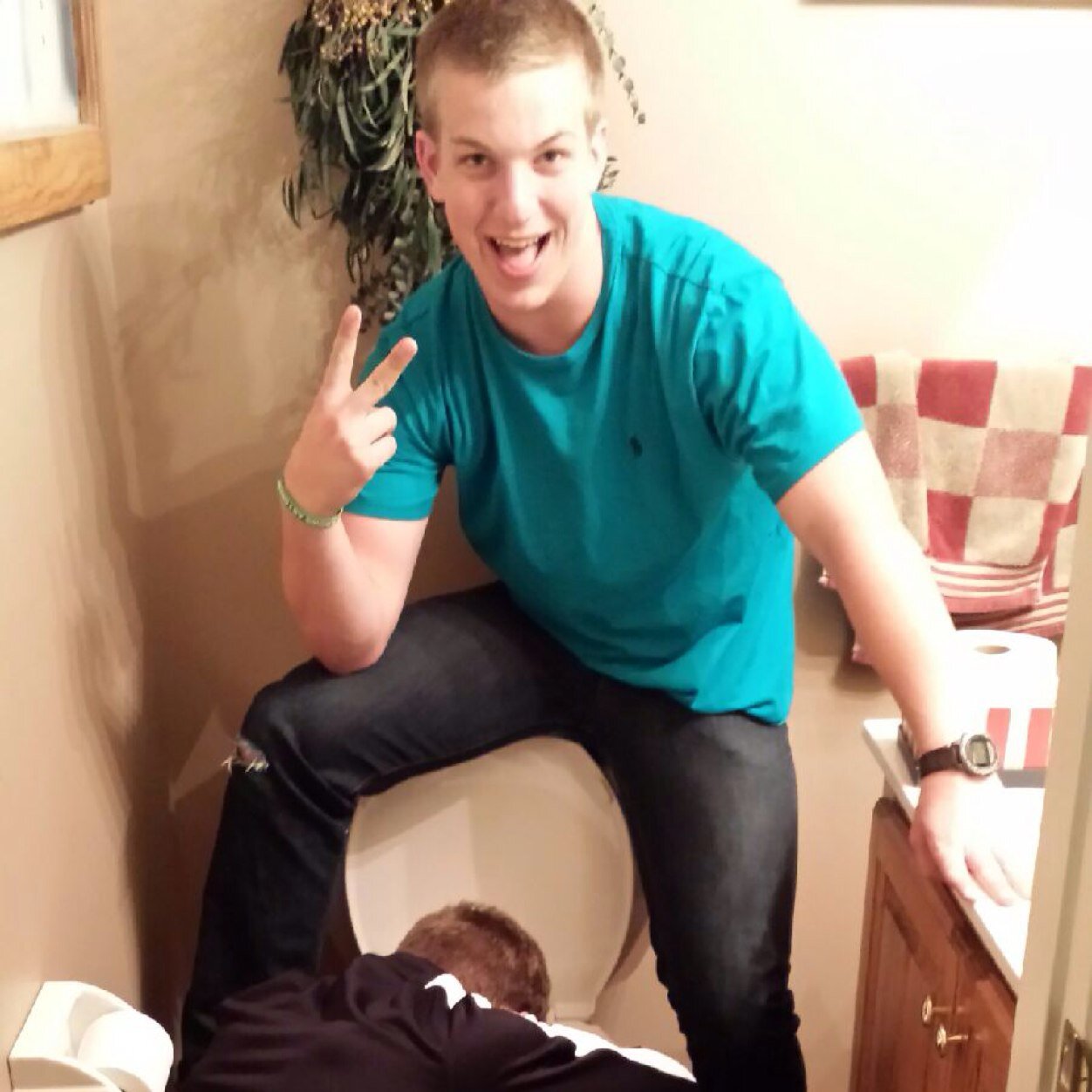 DanielNeverDies's profile picture. 