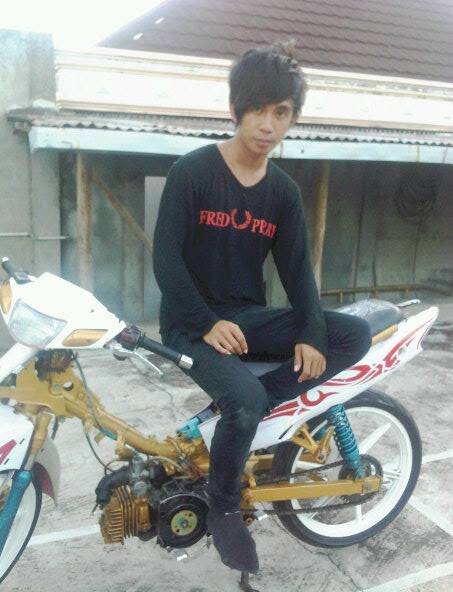 DeryLuas's profile picture. 