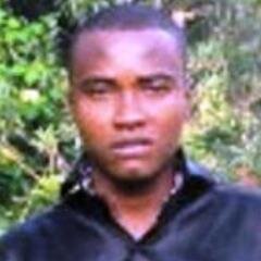 Je suis Félix Philippe Batamack, âgé de 38 ans passionné de l'art et de la culture africaine mais ayant un background d'analyste programmeur.