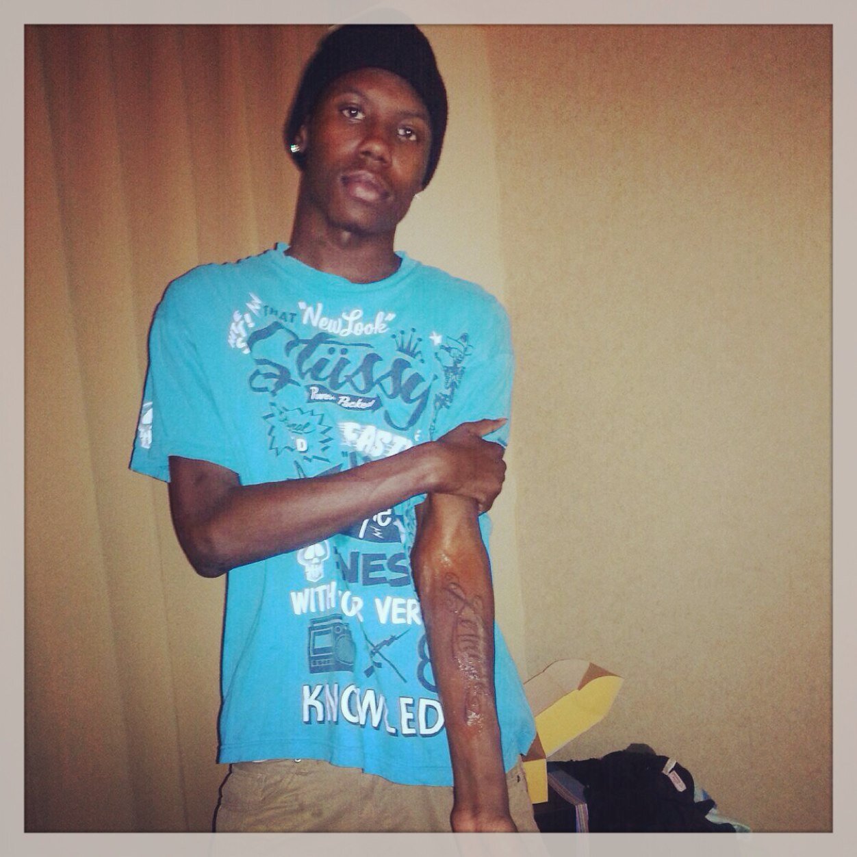Trey go by snook frm beattiesford top1800block real cool nigga s/o to 1800- and da Carter LongLiveMadMaxx