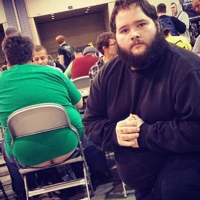 photo_bombbomb's profile picture. フォトボムとは、誰かが写真を撮っている時に、背後や横から写真に写りこもうとするちょっとしたイタズラ(*^-^*)今海外で大流行のフォトボムをご堪能あれ♡