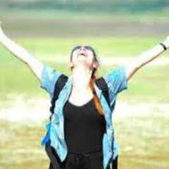 Fan de @revueltadelarte dirigida por @clara_camin | Soy una chica que lo único que quiere es sonreir a la vida!!