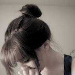 LyaKaTiPa's profile picture. 'Uzaklar' diye bir yer var,ve her kes orda :/