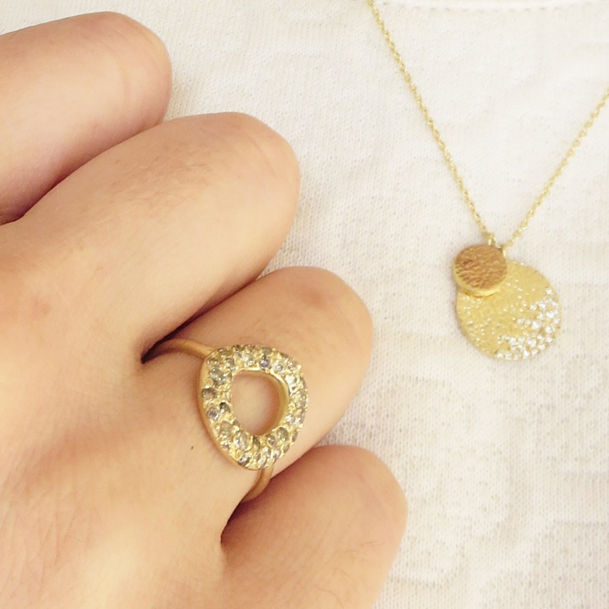 Contemporary jewellery with understated elegance.
