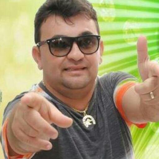 Twitter Oficiado Cantor Roberto Vaneirão, Vocalista da Banda Arroxe o Nó de São Bento - Paraíba para todo Brasil Show: 83-98156262 83-98026234, DEUS no Comando!