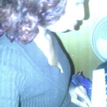 hello im da boss,24 years old loves to work & drives & cooks & sings, acts, dance,plays gutair, drums , keyboard,has a car, birth feb 9 1990,email hotma87@yahoo