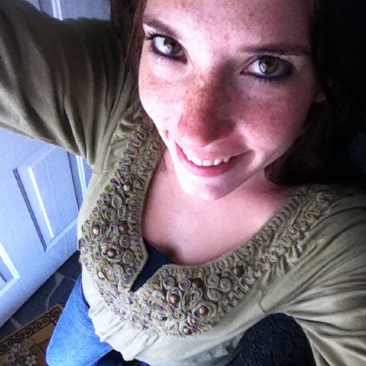 23 years young. Mommy to a beautiful little girl :) Wife of a hard working man. I love to hunt & fish :)
