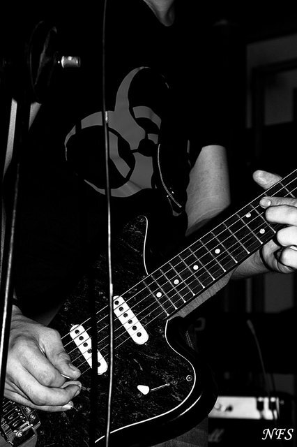 Constructor de monorailes,guitarrista en Disaster mile,arqueologo por las mañanas y x la tarde arbitro de 3 regional