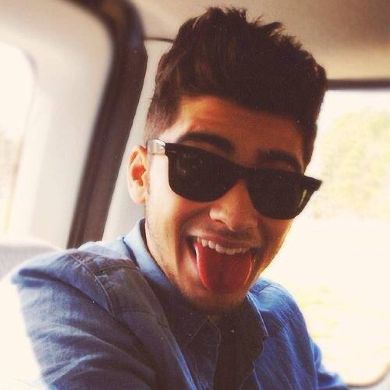 Hello this is a random follow. If you would like please follow @instxniall if not oh well