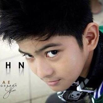 maganda , mabait , medyo matalino , masipag pag nakita c crush
