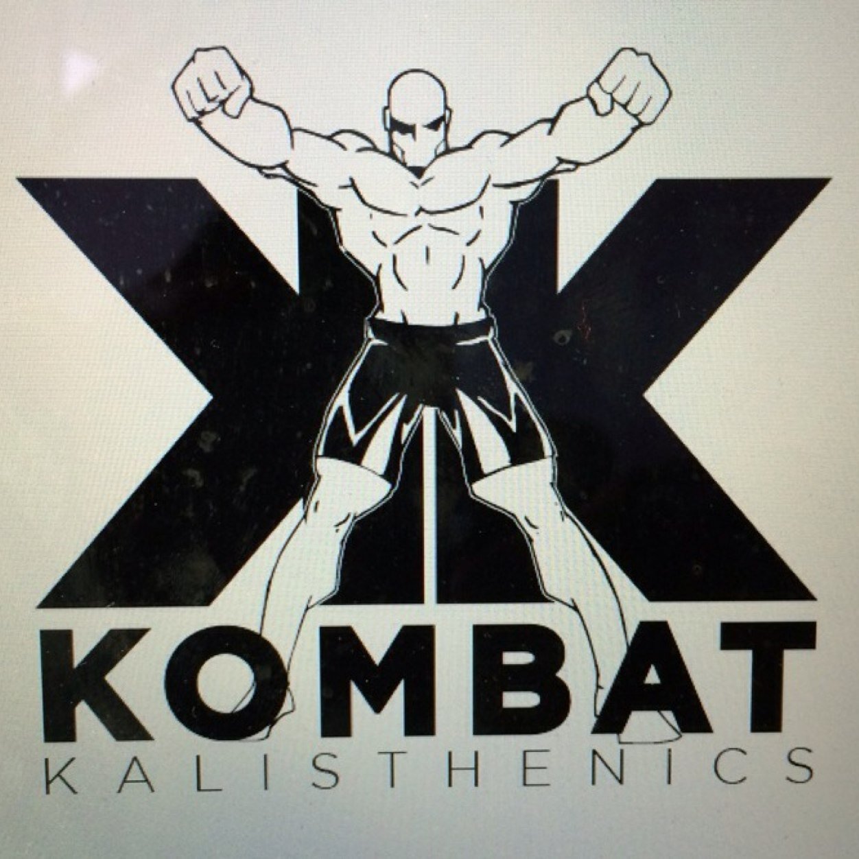 MMA junkie, health freak, calisthenics & plyometric training. Kombat Kalisthenics Instagram/Snapchat Kombatkemp