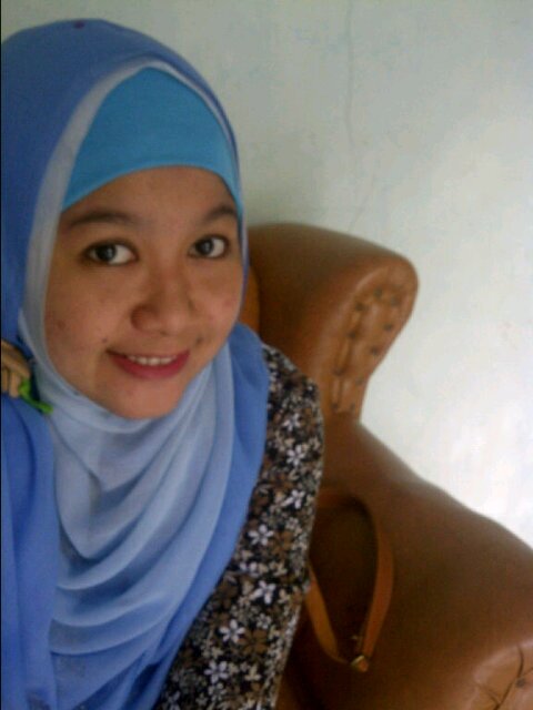 nurvialfisari's profile picture. Im not alone  اَللّهُ  is always with me™:)