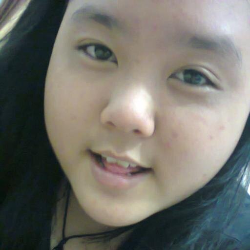 Single , Love Blue Colour ,Friendly and dosen't have owner , single-mingle .... Mention for Follow Back
