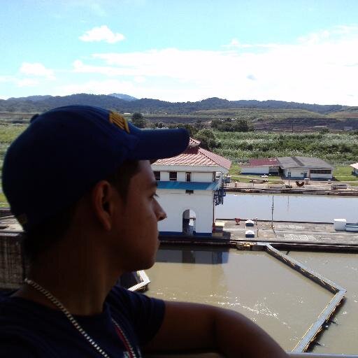 Ingeniero de Sistemas/Certified Linux Administrator - Aportando mi grano de arena por mi País - Siempre con un objetivo, acompañado de mi Amor y mi Hijo.