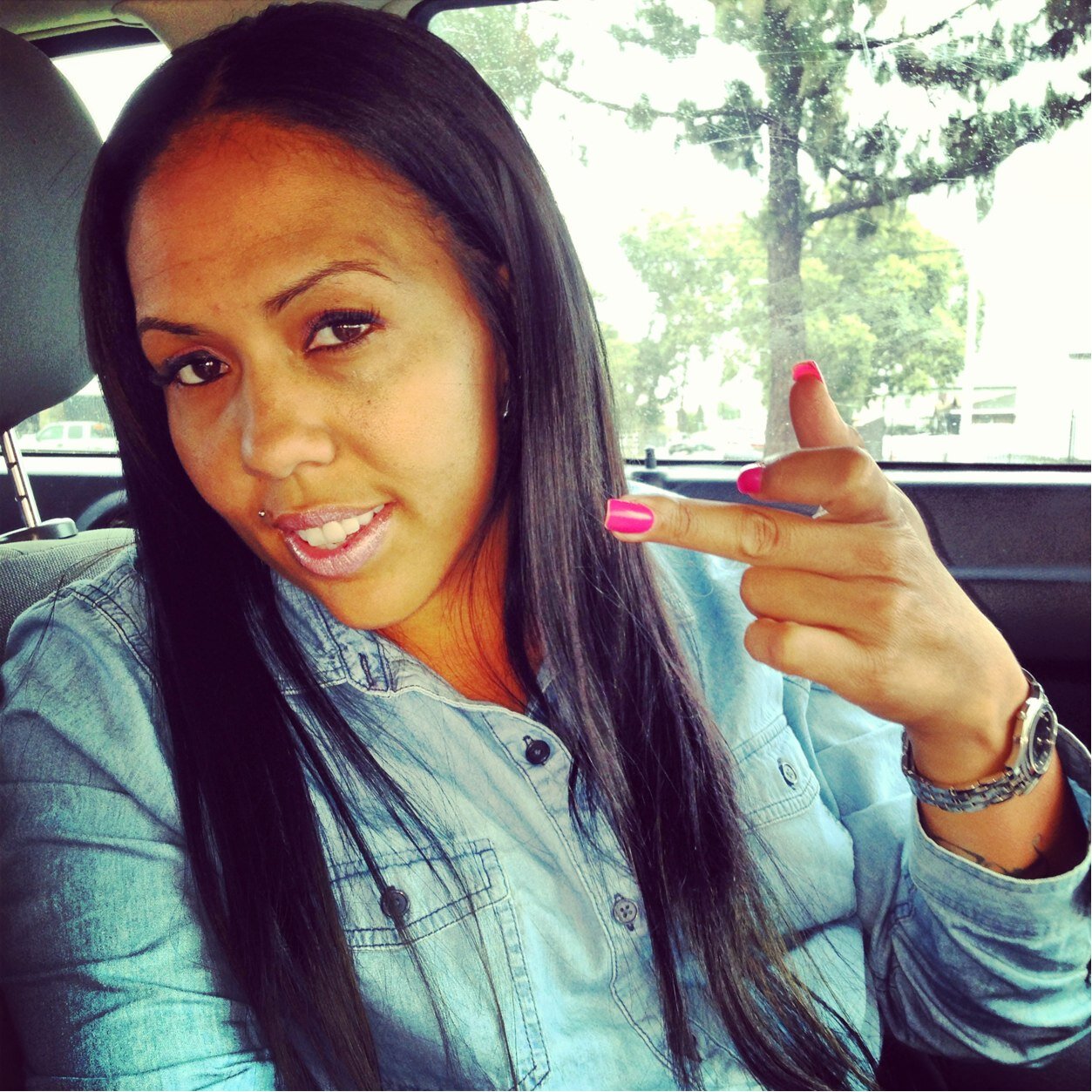 Im just a cool chick that bring around other chicks