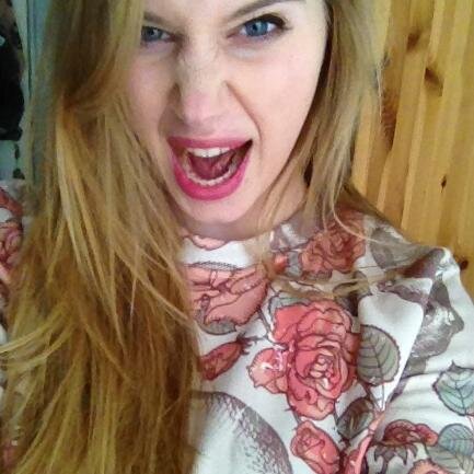 Graphic designer//Student Fashion&Design/Bitch//Team badass//sensitive sanne//