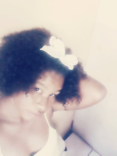I follow back .  @yourstalkertho #Wifey