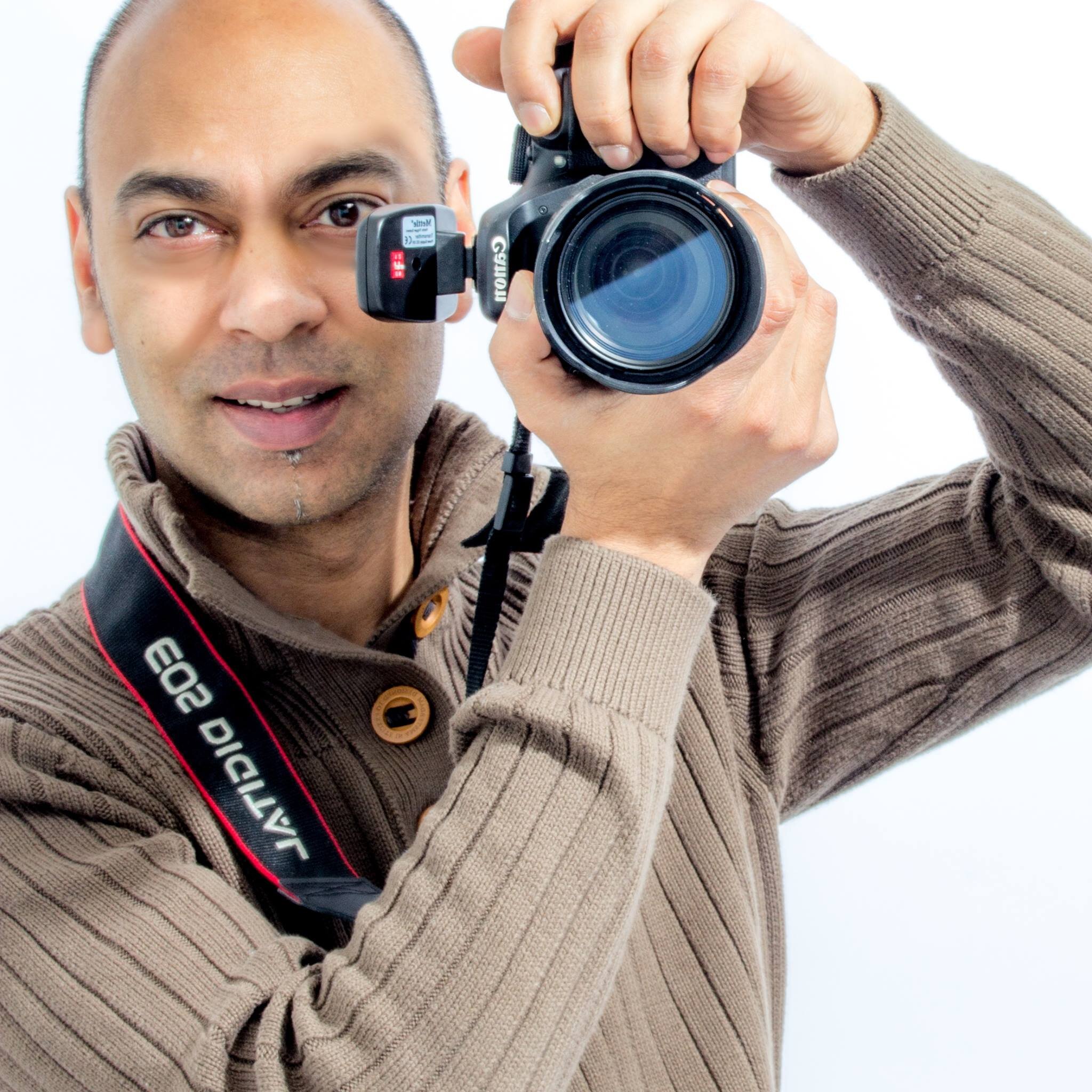 Photographer  |-|  http://t.co/ib73KUoBpY  |-|  http://t.co/AK7wqUomUz