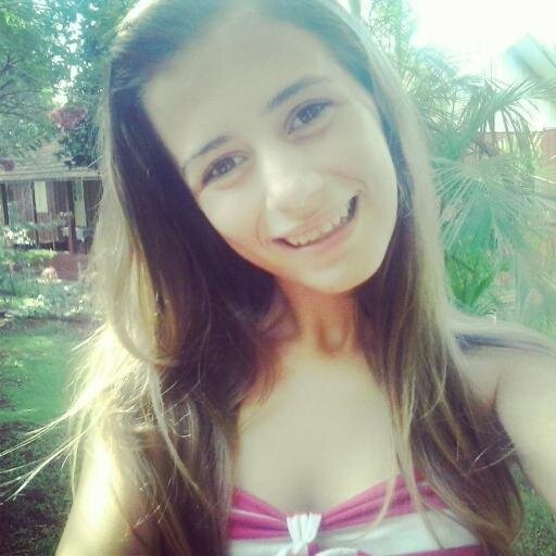 14 anos | Namorando ..♡ | Feliz :)