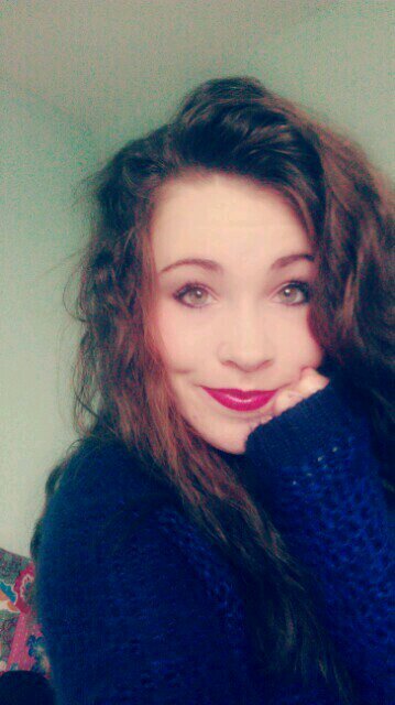 Well.. Urm.. hey..? 18 years old.. bit crazy.. and I cant live without my best friends.. follow me I follow back(: