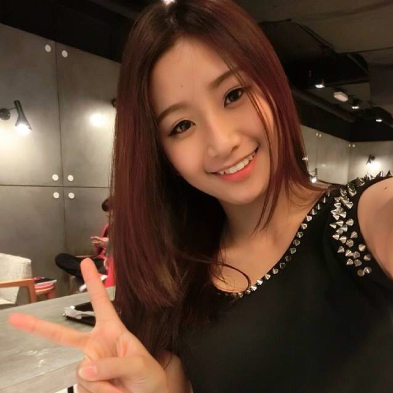 Hello, I'm Akiyo from Malaysia.. Currently live at Seoul Korea studying Korean Language in Yonsei University.. Im a dancer , tvc talent and youtuber..