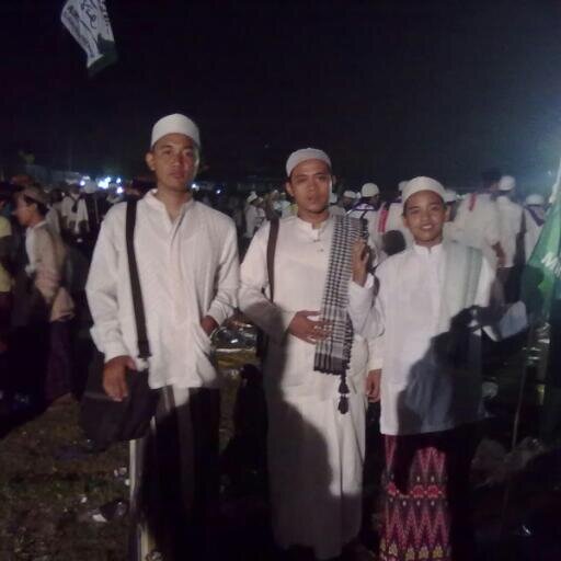 I love ALLAH SWT ,I love Rasulullah Muhammad SAW   
الَّلهُــــــــمّے صَــــــلٌ علَےَ سيدنا مُحمَّــــــــدْ وعلَےَ آل سيدنا مُحمَّــــــــد