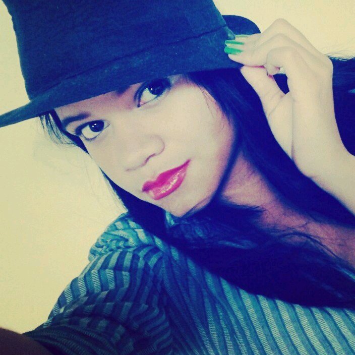 Futura Lcda En Relaciones Industriales ,Modelo ,bailarina amante de la música instagram @loulilnmacias 
Voluntaria en Doctor yaso Guacara 🤩