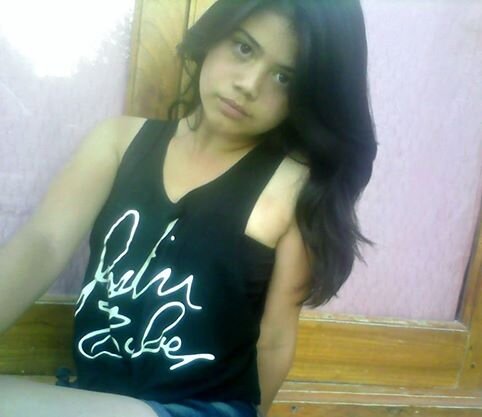 miicaa26's profile picture. amor a primera vista? de que hablan es loco amar a alguien que resien conoses