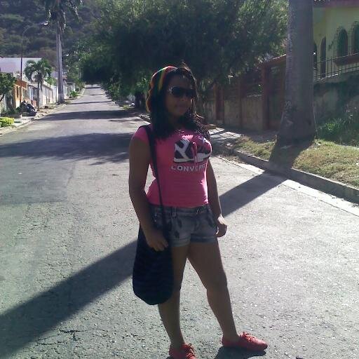 soy una chica mui esthudiosa amante amos amigos y muy amorosa