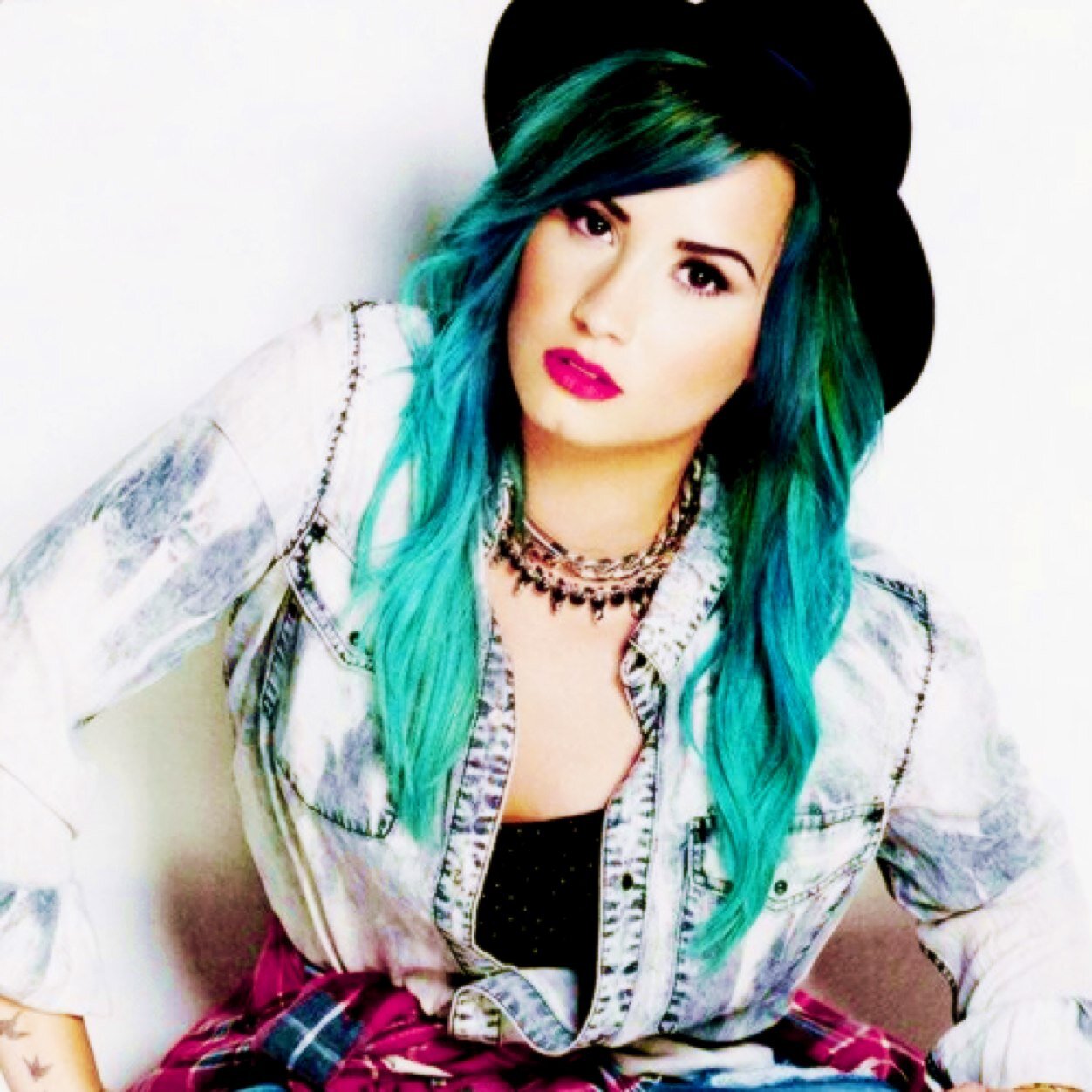 Demetria is my life. I've waited for 4 years. Best day of my life will be: 18-11-14 #EuropeNeedsNeonLightsTour Other account; @DemiNJHoran♥ #warrior