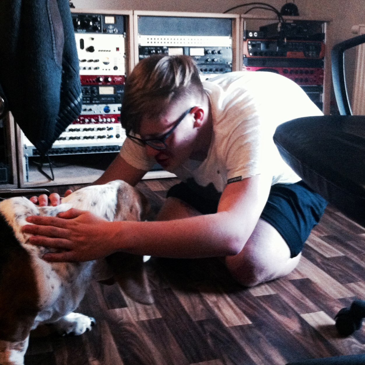 iamfelytheking's profile picture. fely.guitarist in @HauntTheCity.graphic designer.music