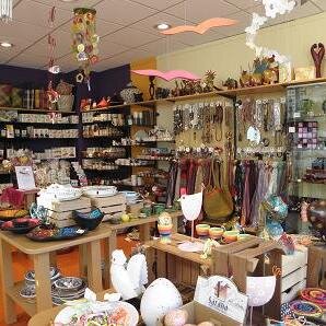 WereldwinkelZut's profile picture. Cadeaus en producten uit andere culturen. #Fairtrade #Eerlijkehandel
Zo werkt u mee aan het verbeteren van de werk- en leefomstandigheden van producenten.