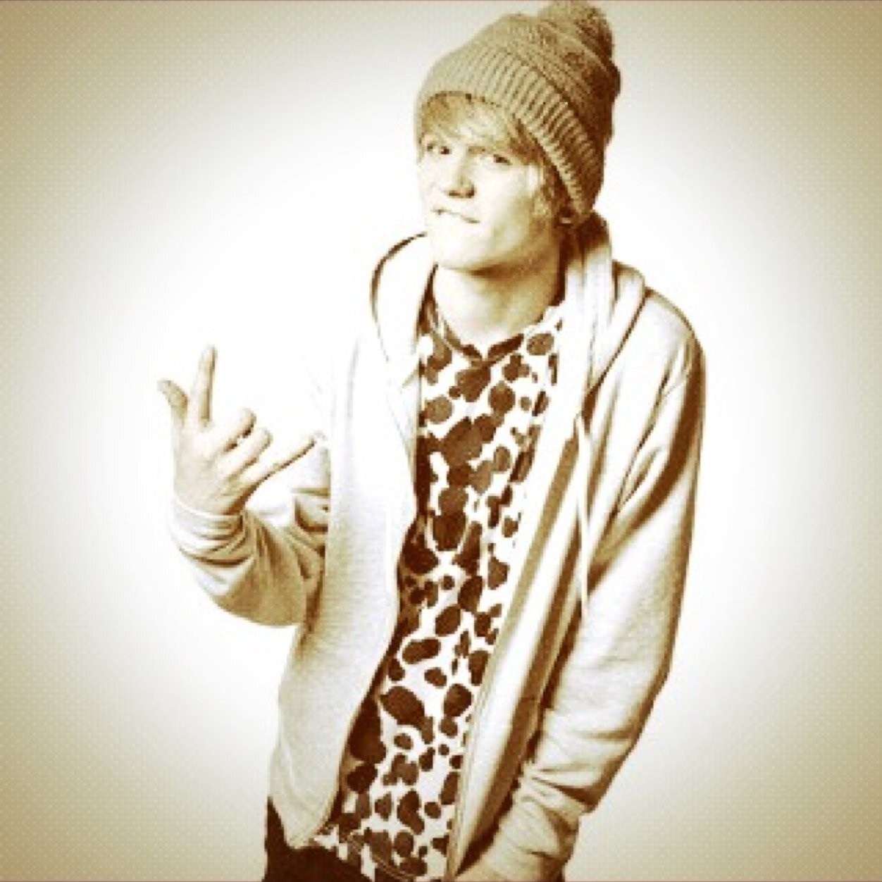 Daniel_J_love_U's profile picture. Danny Followed me : 06-11-13 // 22:45 ^·^ RT me 09-03-14 // 08:36 - #AGirlLikeYou I love you so much #AlienMeerkats 4-ever xx @DanielJWorld