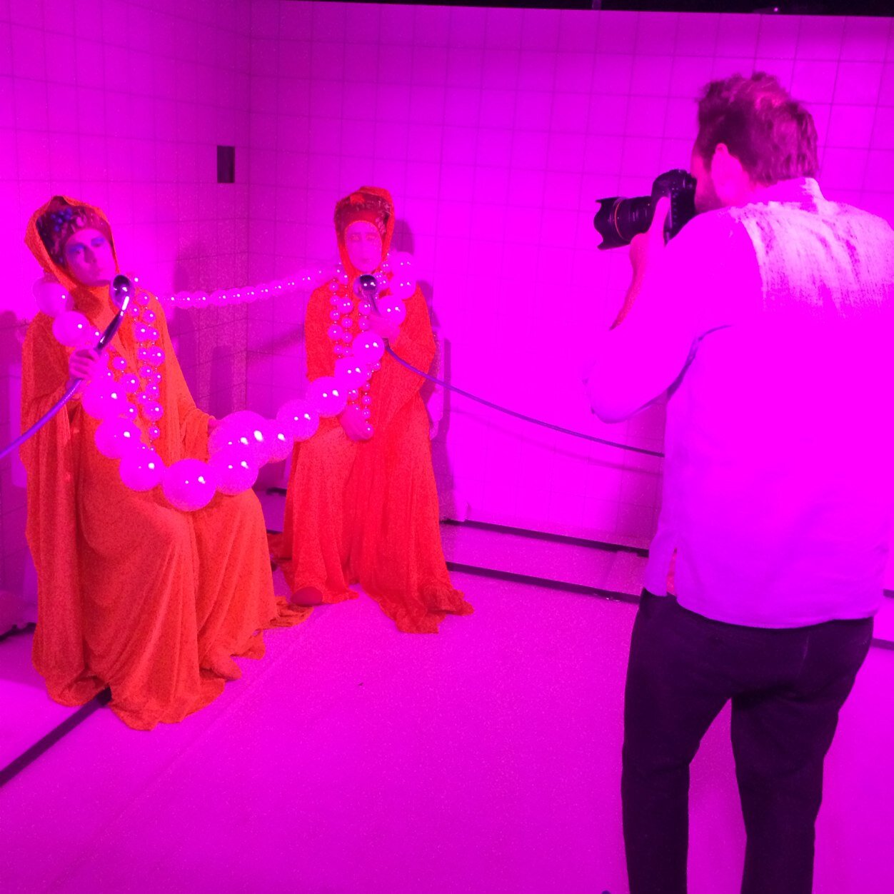 PotatoPotatoSWE's profile picture. PotatoPotato är ett scenkonstkollektiv från Malmö som turnerar över hela landet. Vi experimenterar kring samhällskommenterande föreställningar och performances.