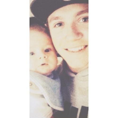 hii gorgeous, you just got a free follow! it would mean so much if you followed @irishkinkniall ilysm (✿ ♥‿♥)