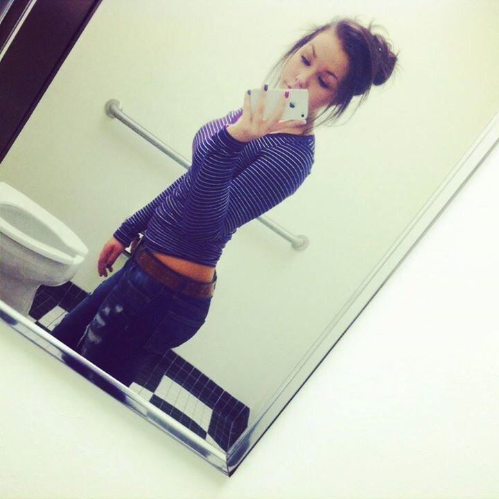 I heart camo and cute boyyzzz , signel ready to mingleeeee❗lolz. oms. follow mee✌