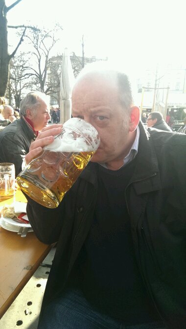 Grass roots football & Somerset CC fan. Father of one gorgeous girl. ECB ACO & LMS Umpire  @LastManStands #SloughSabres