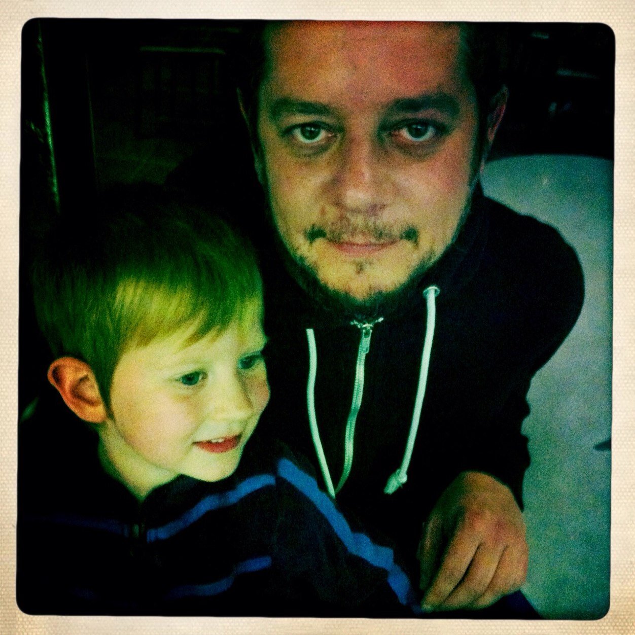 Gamer dad en casual hardcore gamer. Heeft ook strips, figurines, card & boardgames, vinyl, Beerschot en streekbieren als vices.