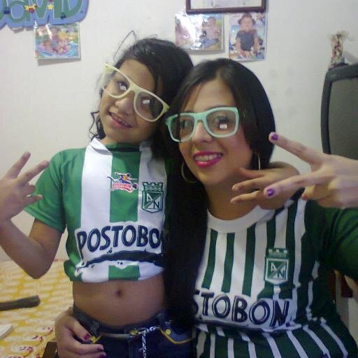 auxiliar en farmacia..... hincha del atletico nacional