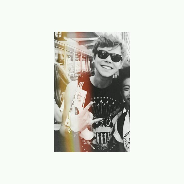 free follow from @McCliffordd  follow me I follow back