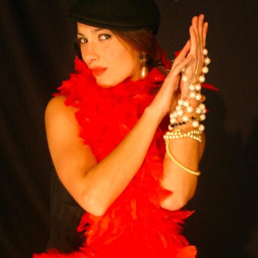 VIVIR Y DEJAR VIVIR Singer instagram:raquelduquelabrujha facebook:RaquelDuqueLaBrujha https://t.co/USPg6BlAuC
